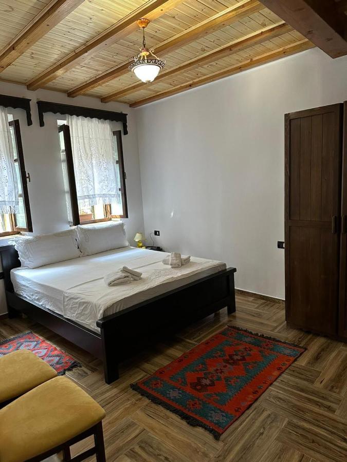 Guest House Iljesa Μπεράτ Εξωτερικό φωτογραφία