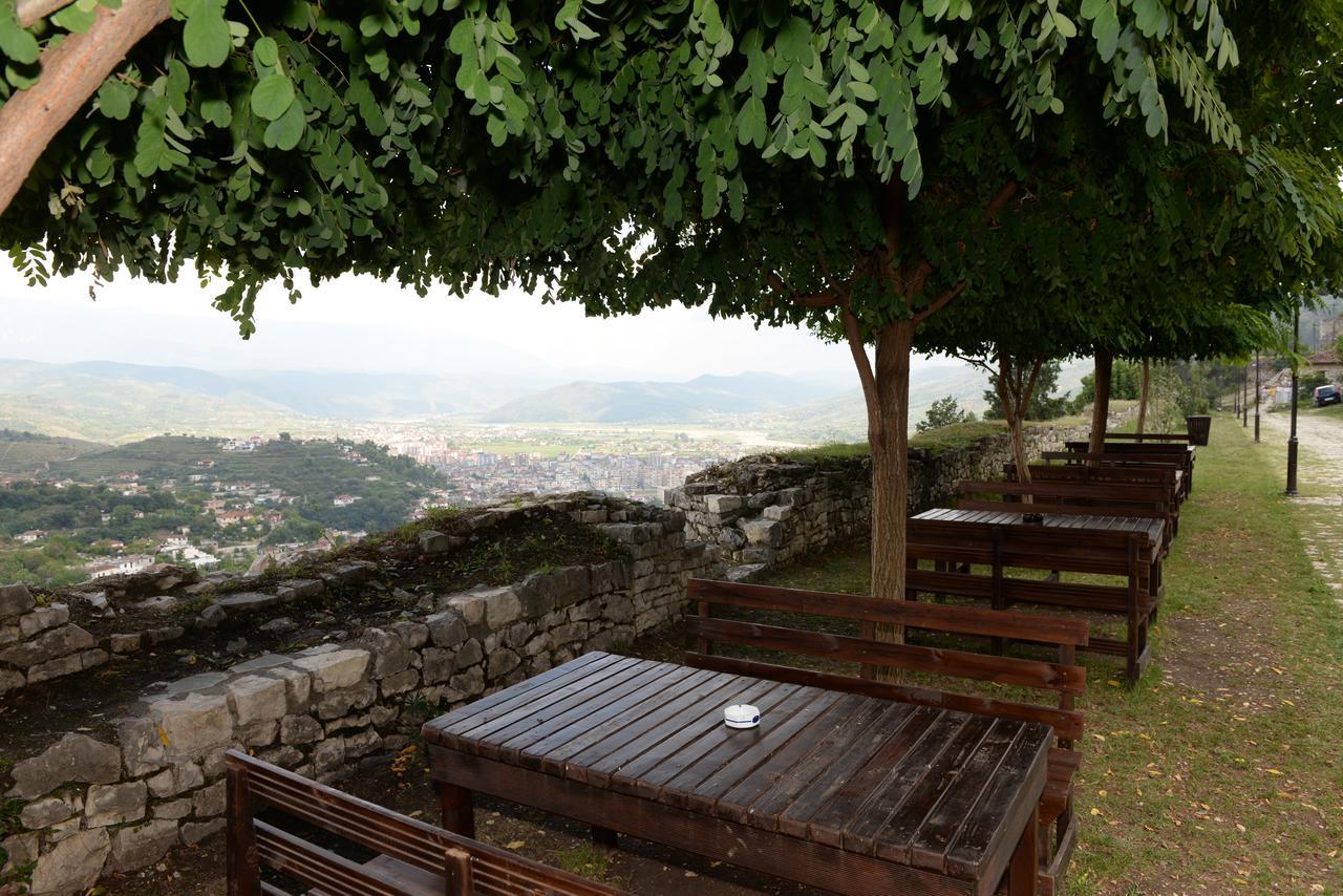 Guest House Iljesa Μπεράτ Εξωτερικό φωτογραφία