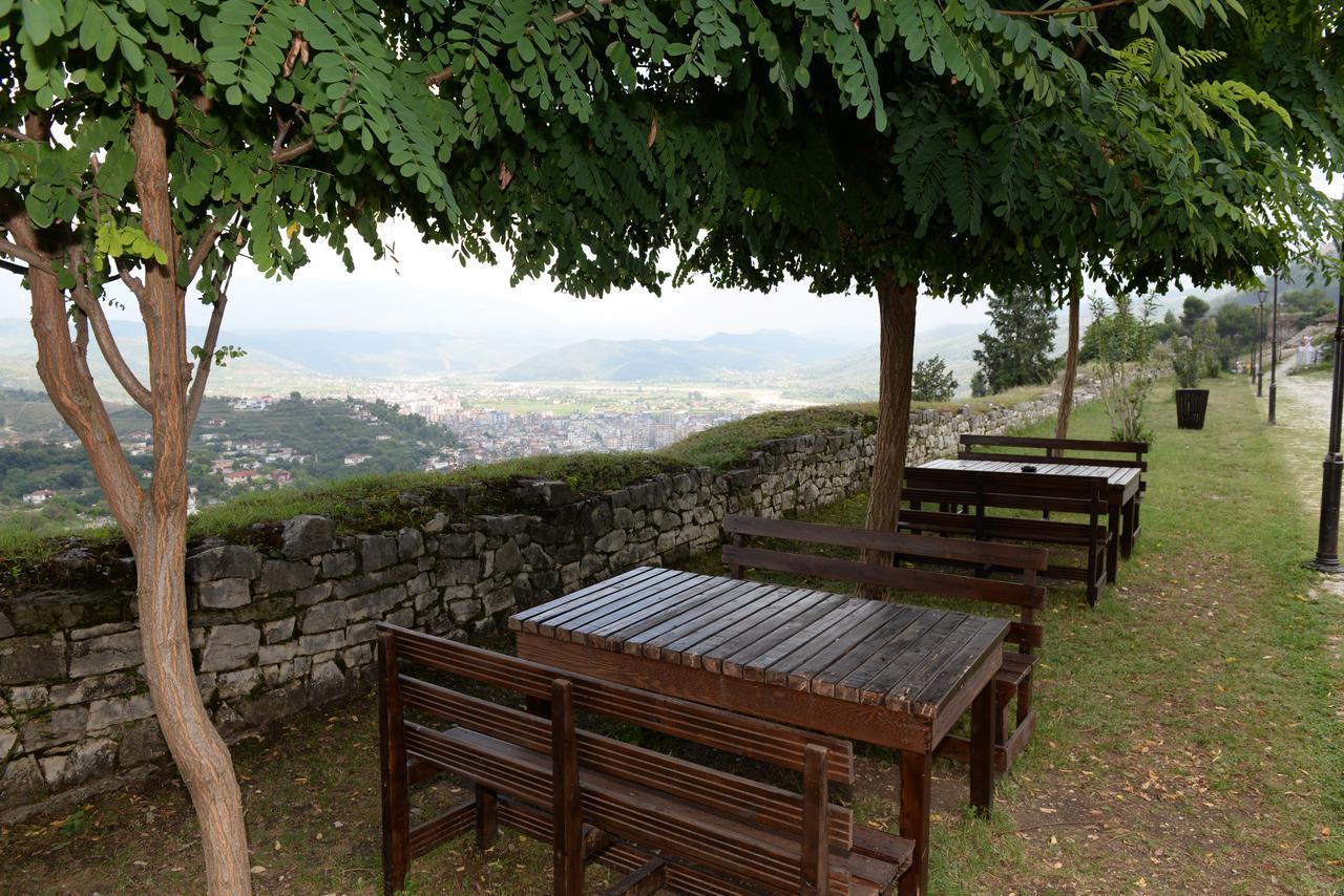 Guest House Iljesa Μπεράτ Εξωτερικό φωτογραφία