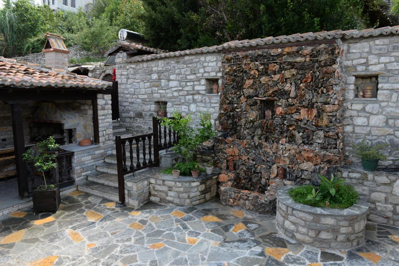 Guest House Iljesa Μπεράτ Εξωτερικό φωτογραφία