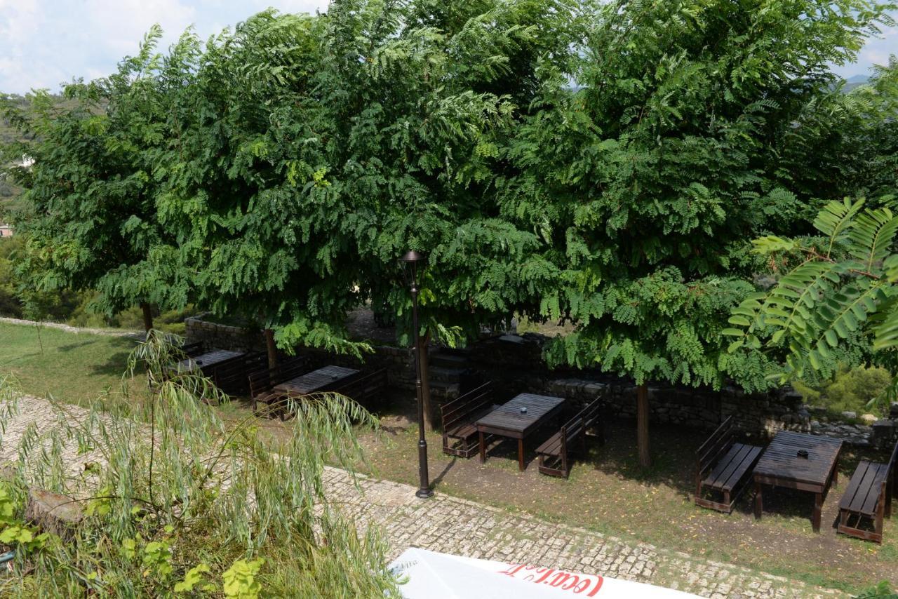 Guest House Iljesa Μπεράτ Εξωτερικό φωτογραφία