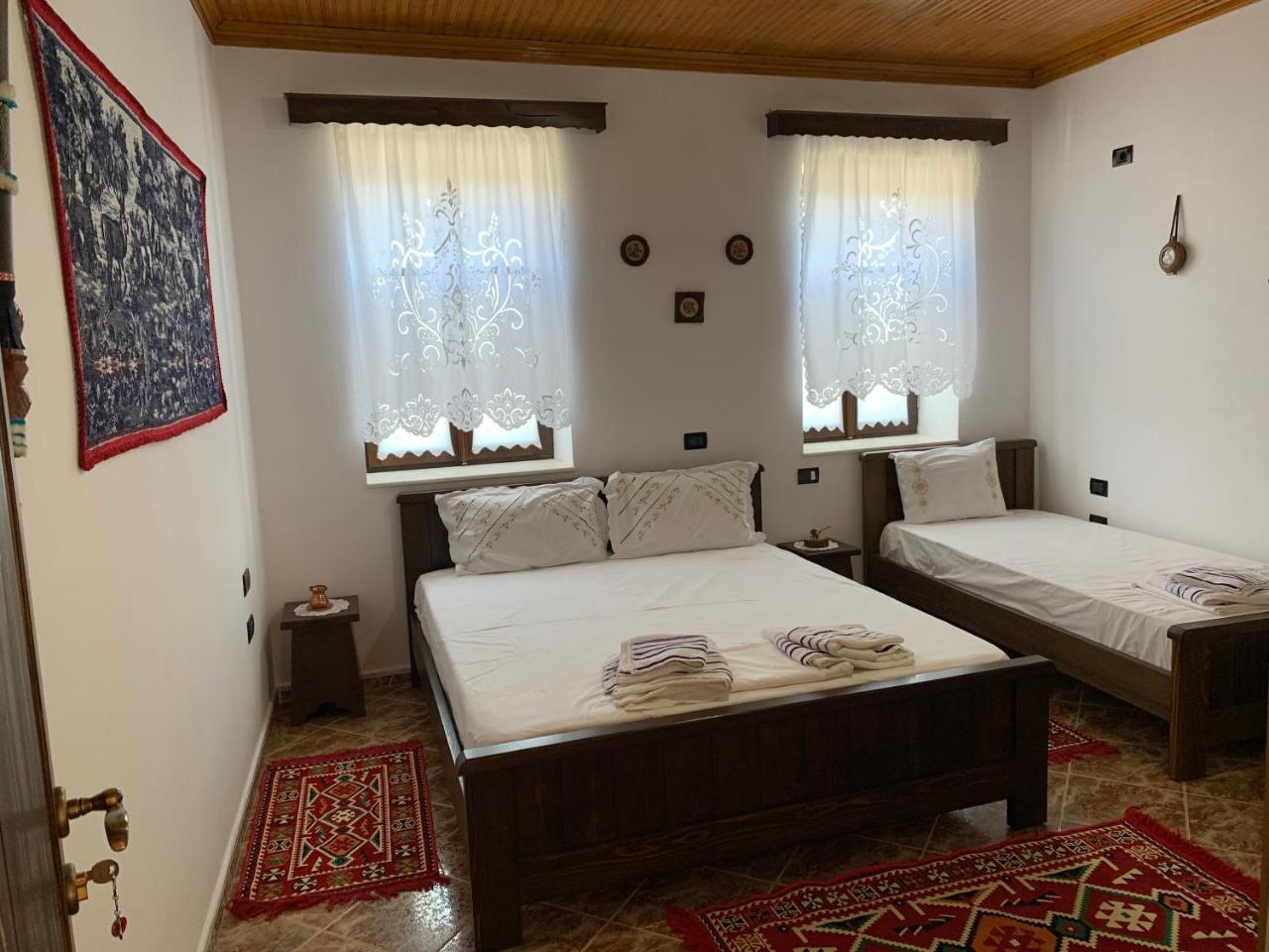 Guest House Iljesa Μπεράτ Εξωτερικό φωτογραφία