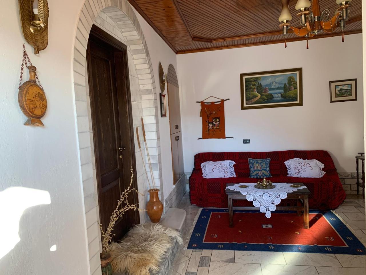 Guest House Iljesa Μπεράτ Εξωτερικό φωτογραφία